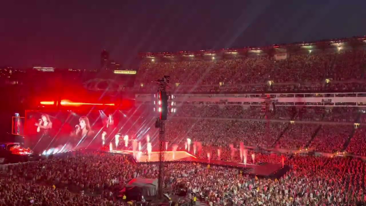 Taylor Swift at Acrisure Stadium in Pittsburgh 2023 (montage)