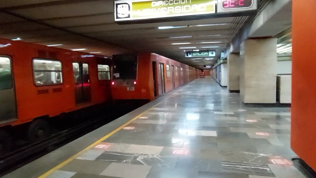 Estación del METRO DIVISION del NORTE