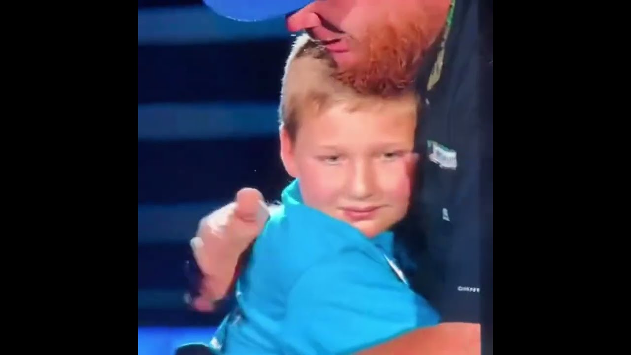 Luke Combs Brings Young Fan Battling Cancer on Stage to Sing 'Fast Car'