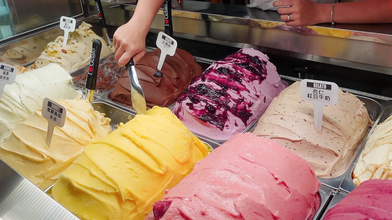 Homemade Italian gelato ice cream, Gelato bubble waffle making / 手工義式冰淇淋, 冰淇淋雞蛋仔 -Taiwan street food