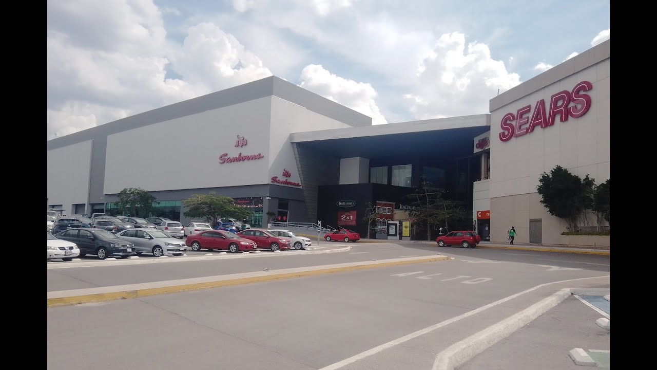 CENTRO COMERCIAL PLAZA SAN LUIS EN SAN LUIS POTOSI / SHOPPING MALL PLAZA SAN LUIS IN SAN LUIS POTOSI