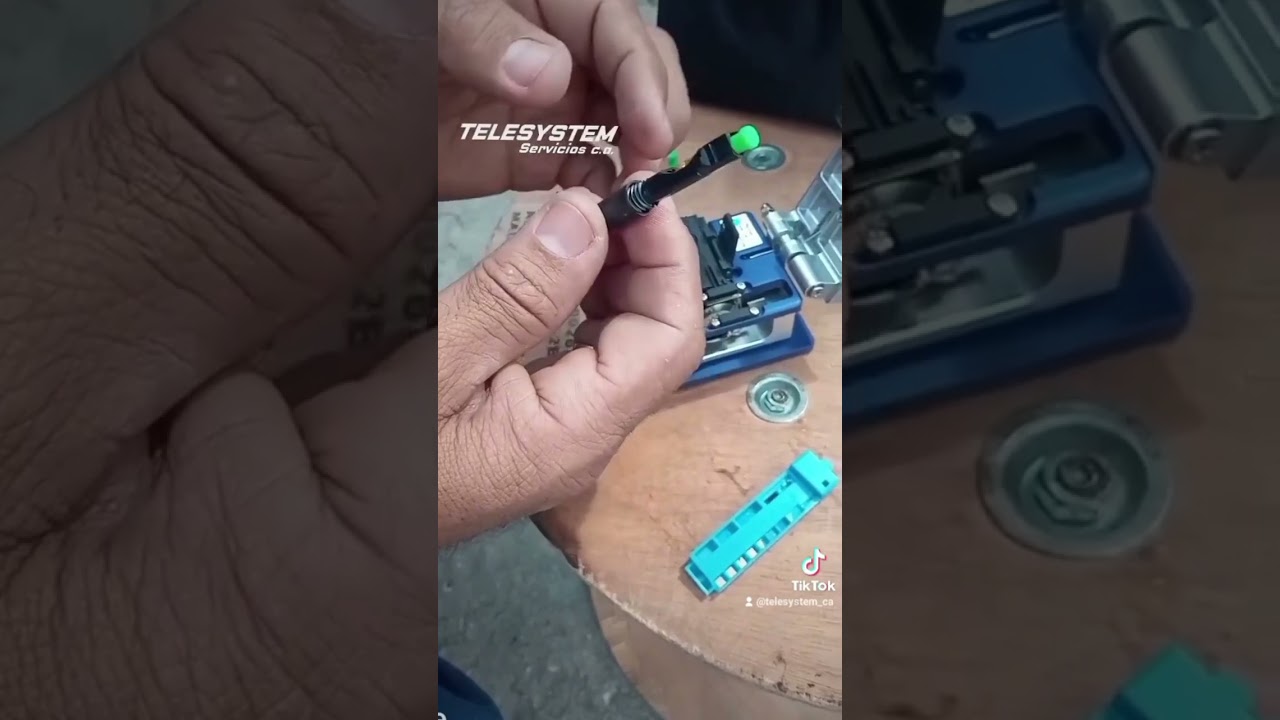 COMO REALIZAR UN CONECTOR RAPIDO PARA SERVICIOS DE FIBRA ÓPTICA