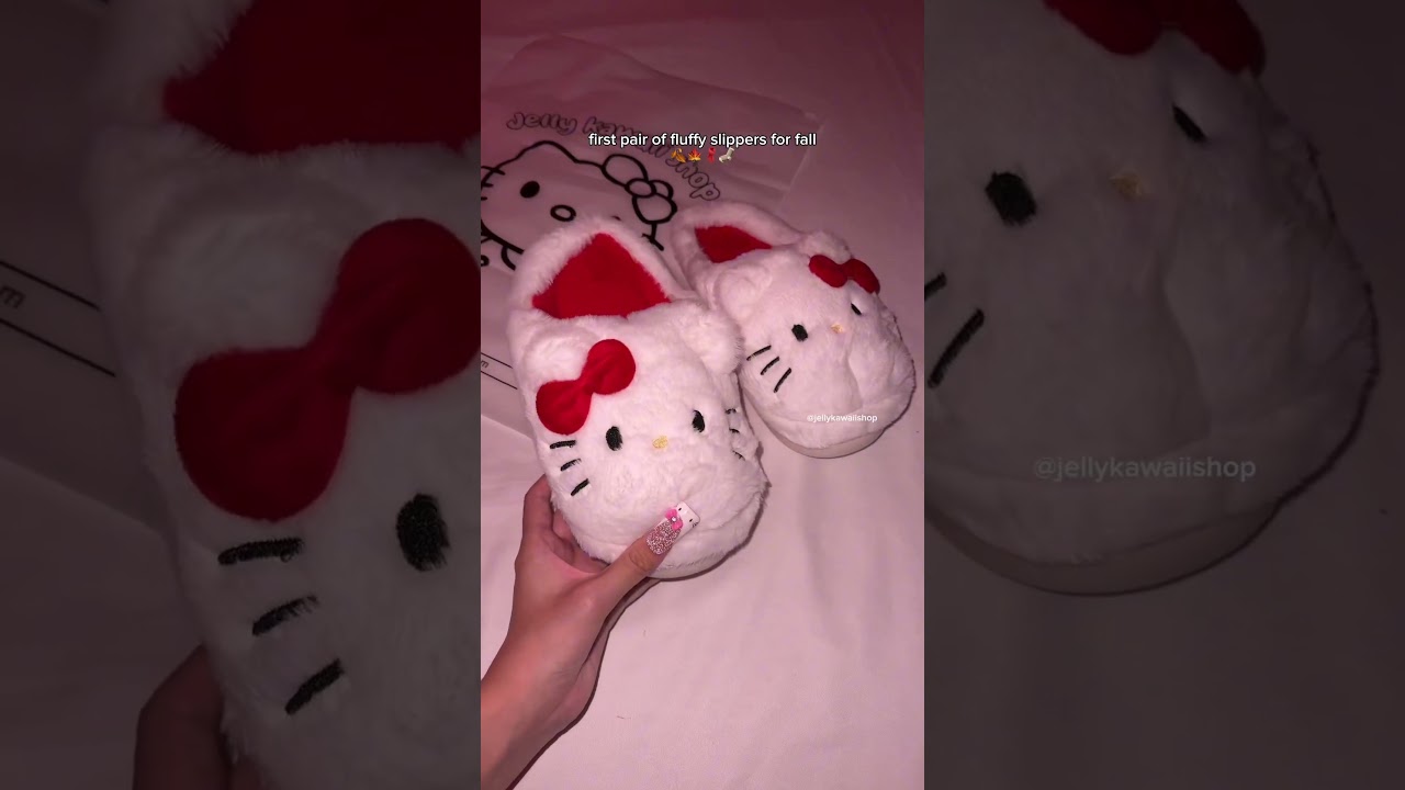 the cutest hello kitty plush slippers😍😍 #hellokitty #sanrio #slippers