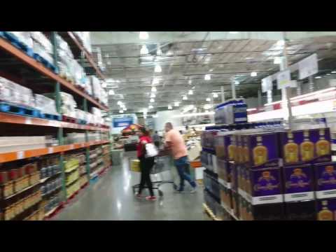 Walked by the COSTCO Supermarket in Burbank City, California. 07-25-2017.