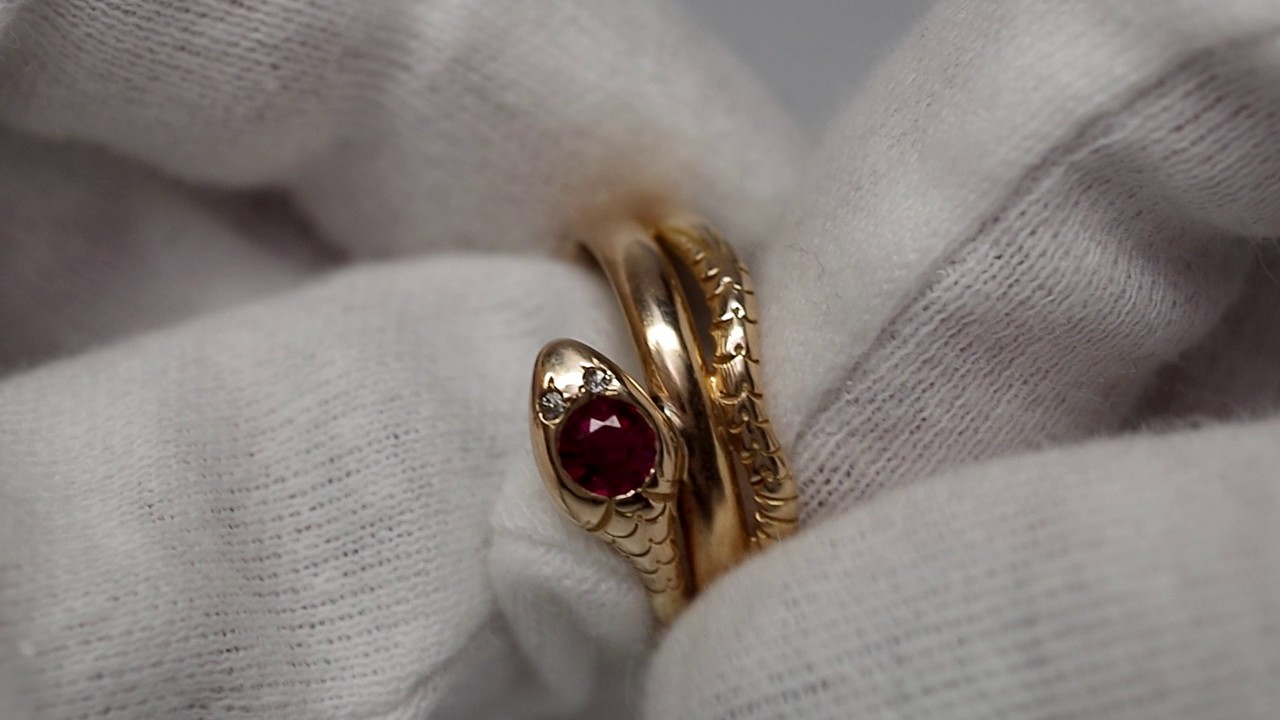 Ruby Snake Diamond ring
