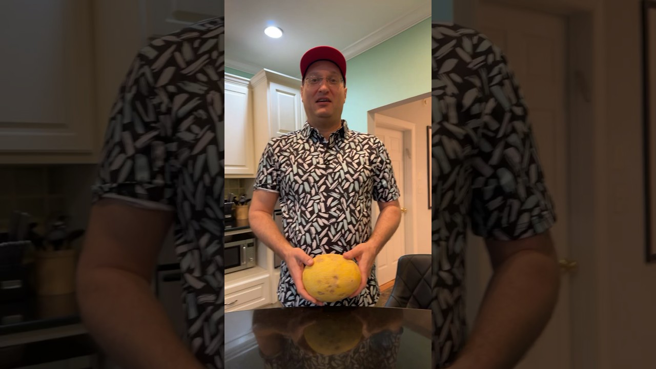 Hami Melon #Hamimelon #hami #exoticfruit #tastetest #fruit #melons #letsgo