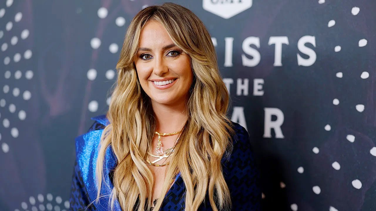 Lainey Wilson Announces 2024 Country's Cool Again Headlining Tour.