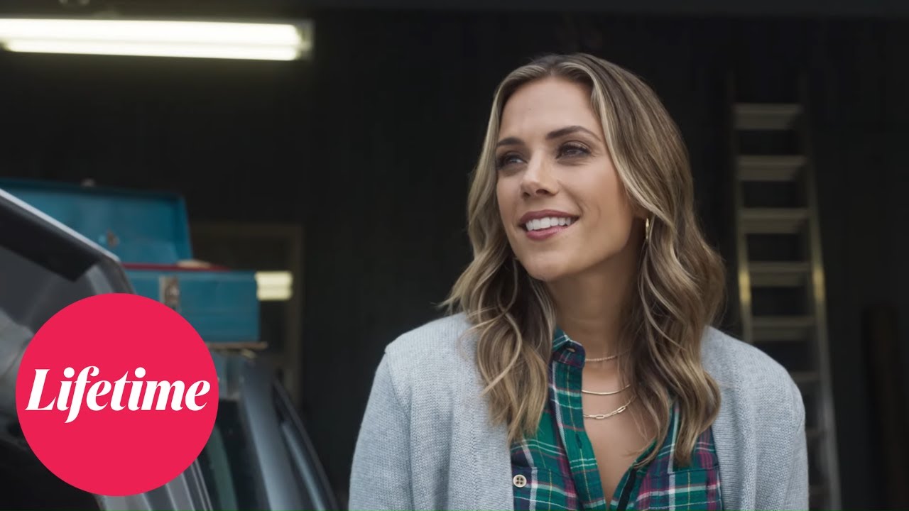 Sneak Peek of A Welcome Home Christmas, Starring Jana Kramer and Brandon Quinn | Lifetime