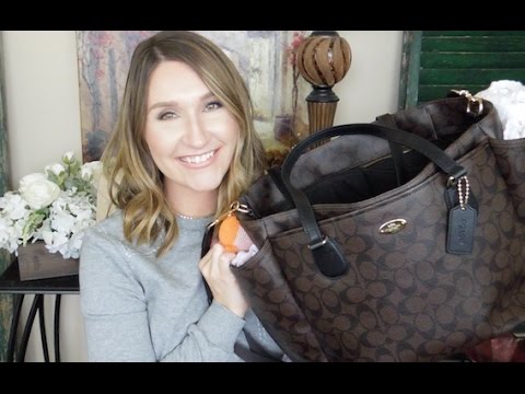 WHAT'S IN MY DIAPER BAG|COACH SIGNATURE PVC DIAPER BAG