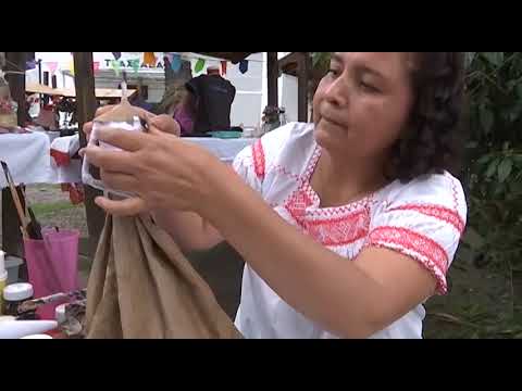 ¿Le gustaría aprender cómo hacer las Catrinas de papel maché?