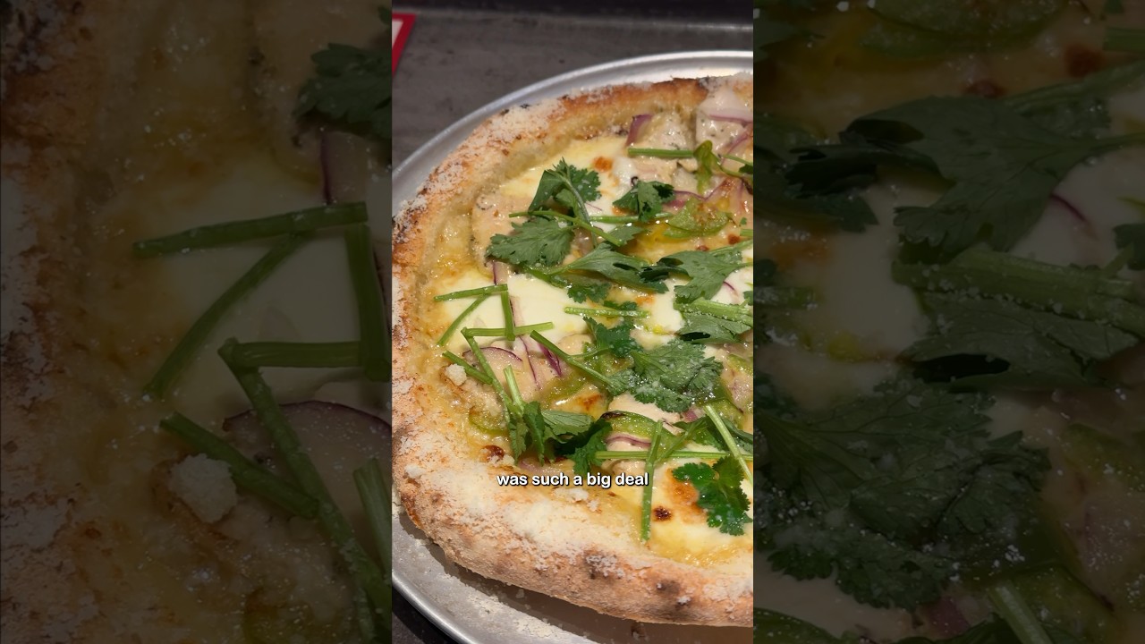 I tried Indian Curry Pizza in Japan