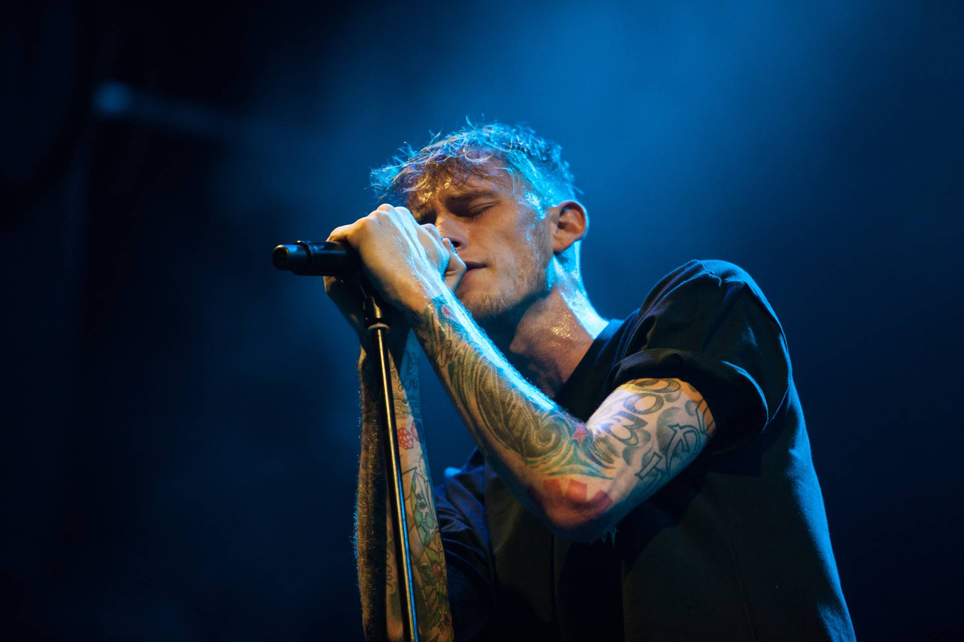What Makes Machine Gun Kelly a Poser